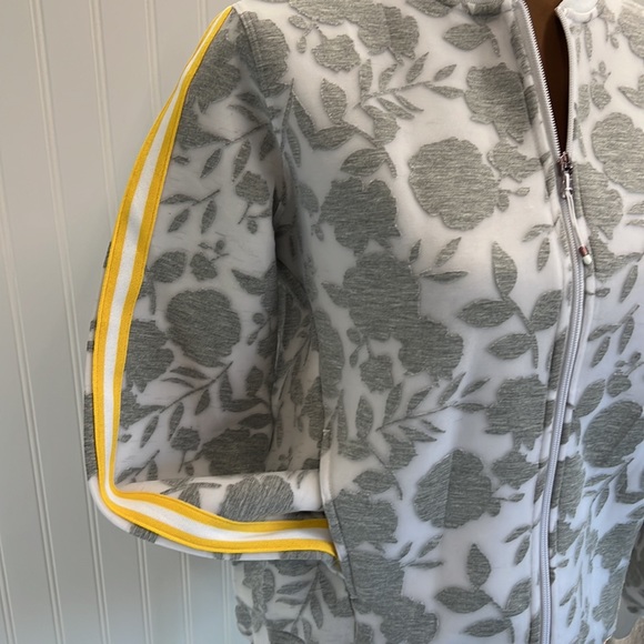 NWT Calia BodyBreeze Grey and Yellow Zippered Sweatshirt! Size medium! - Picture 3 of 12
